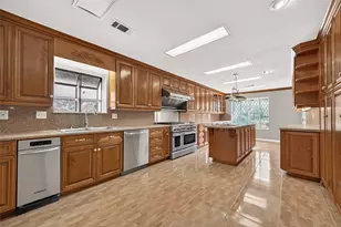 16806 Deep Pines Dr, Spring, TX 77379 - Photo 9