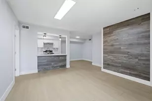 9350 Country Creek Dr, Houston, TX 77036 - Photo 5