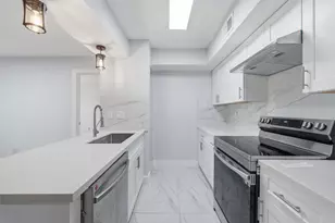 9350 Country Creek Dr, Houston, TX 77036 - Photo 9