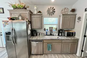 22740 Brazos Cir, Damon, TX 77430 - Photo 11