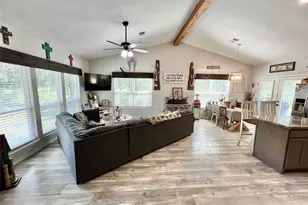 22740 Brazos Cir, Damon, TX 77430 - Photo 5