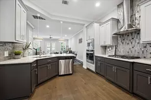 2430 Sheridan St, Houston, TX 77030 - Photo 7