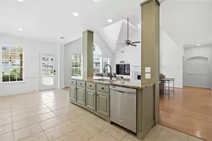 4415 Towering Oak Ct, Houston, TX 77059 - Photo 11