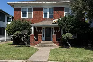 708 Broadway, Galveston, TX 77550 - Photo 1