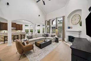 18 Blue Bungalow Dr, The Woodlands, TX 77389 - Photo 11