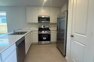 1646 Golden Iris Dr, Crosby, TX 77532 - Photo 3