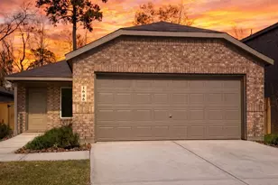 1646 Golden Iris Dr, Crosby, TX 77532 - Photo 1