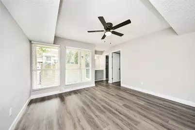 781 Country Place Drive #1017, Houston, TX 77079 - Photo 3