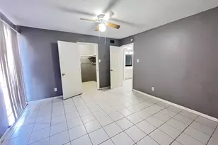 10211 Sugar Branch Dr, Houston, TX 77036 - Photo 11