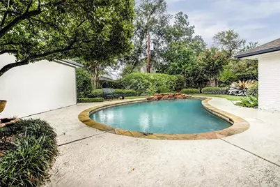 10710 Russett Drive, Houston, TX 77042 - Photo 19