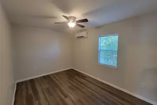 715 11th St, Dickinson, TX 77539 - Photo 9