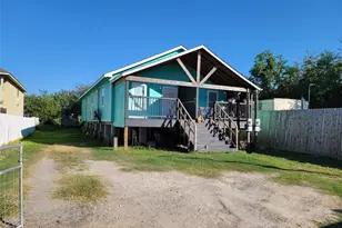 715 11th St, Dickinson, TX 77539 - Photo 15