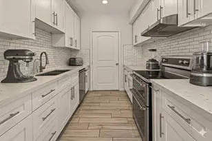 12625 Memorial Dr, Houston, TX 77024 - Photo 15