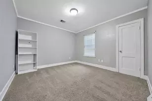 7707 Arberry St, Houston, TX 77012 - Photo 15