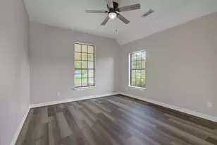 112 Washington Ave, Clute, TX 77531 - Photo 29