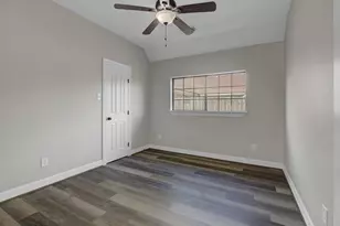 112 Washington Ave, Clute, TX 77531 - Photo 25