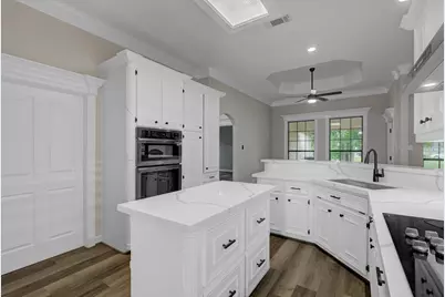 112 Washington Avenue, Clute, TX 77531 - Photo 13