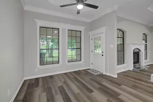 112 Washington Ave, Clute, TX 77531 - Photo 17