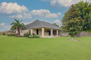 112 Washington Ave, Clute, TX 77531 - Photo 37