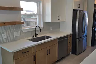 1403 Bramblebury Dr, Sugar Land, TX 77498 - Photo 3