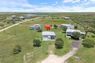 30 Eel Ct, Palacios, TX 77465 - Photo 5