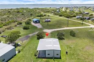 30 Eel Ct, Palacios, TX 77465 - Photo 3