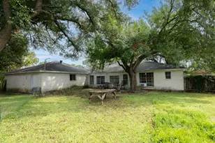1856 Acacia Cir, Freeport, TX 77541 - Photo 29