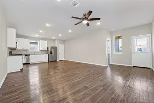 13758 Goldeye Dr, Conroe, TX 77384 - Photo 9