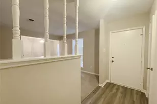 13 N Deerfoot Cir, The Woodlands, TX 77380 - Photo 3