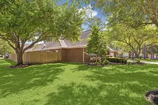 803 Woodcrest Dr, Friendswood, TX 77546 - Photo 3