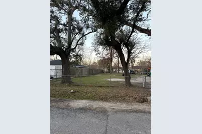 8135 Laura Koppe Road, Houston, TX 77028 - Photo 1