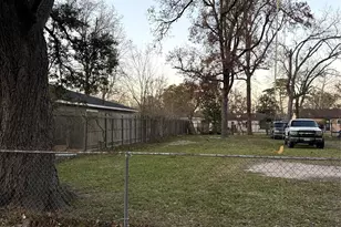 8153 Laura Koppe Rd, Houston, TX 77028 - Photo 3