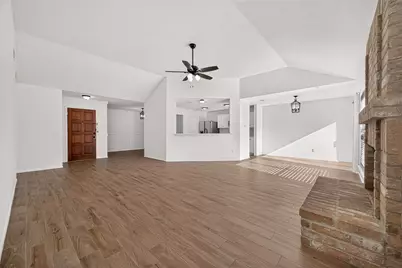 11410 Sunny Creek Drive, Houston, TX 77066 - Photo 7