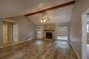 147 Thunderbird Dr, Conroe, TX 77304 - Photo 5