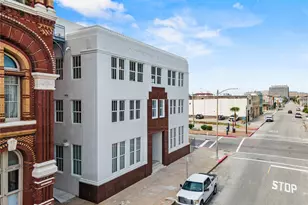 2102 Mechanic St, Galveston, TX 77550 - Photo 11