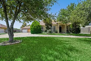 426 27th St, San Leon, TX 77539 - Photo 1