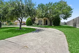 426 27th St, San Leon, TX 77539 - Photo 3