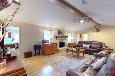 142 Sentinel Oaks, Pinehurst, TX 77362 - Photo 5