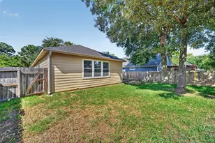 12806 Whistling Springs Dr, Humble, TX 77346 - Photo 43
