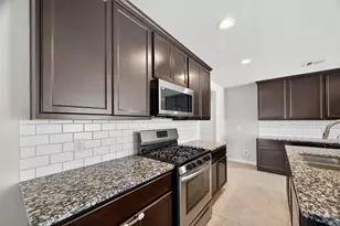 718 Harvest Bluff Dr, Rosharon, TX 77583 - Photo 11