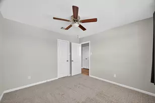 718 Harvest Bluff Dr, Rosharon, TX 77583 - Photo 25
