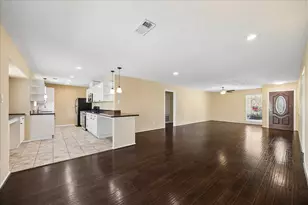 5718 Viking Dr, Houston, TX 77092 - Photo 5