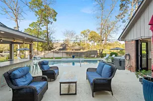 4 Thunderbird Dr, Conroe, TX 77304 - Photo 35