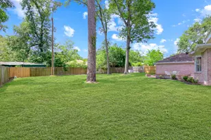 3 Briarwood Dr, Conroe, TX 77301 - Photo 41