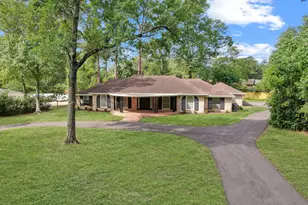 3 Briarwood Dr, Conroe, TX 77301 - Photo 3