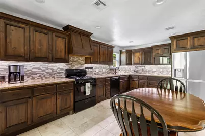 2543 Fountain View Street, New Caney, TX 77357 - Photo 5