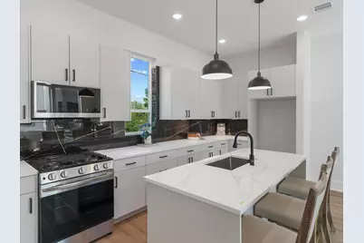 4709 Thornton Villas Lane, Houston, TX 77018 - Photo 3