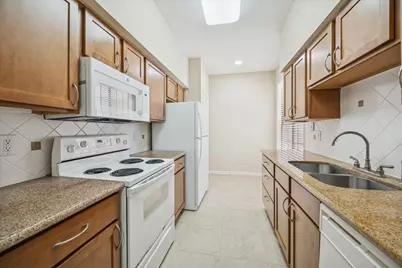 2700 Revere Street #142, Houston, TX 77098 - Photo 5