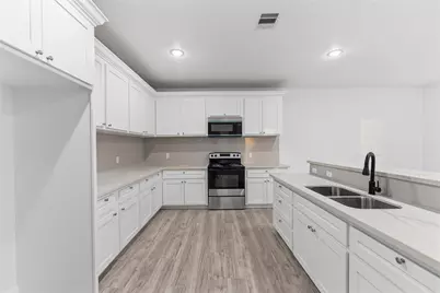 8237 Madera Road, Houston, TX 77078 - Photo 3