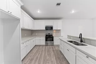 8237 Madera Rd, Houston, TX 77078 - Photo 3